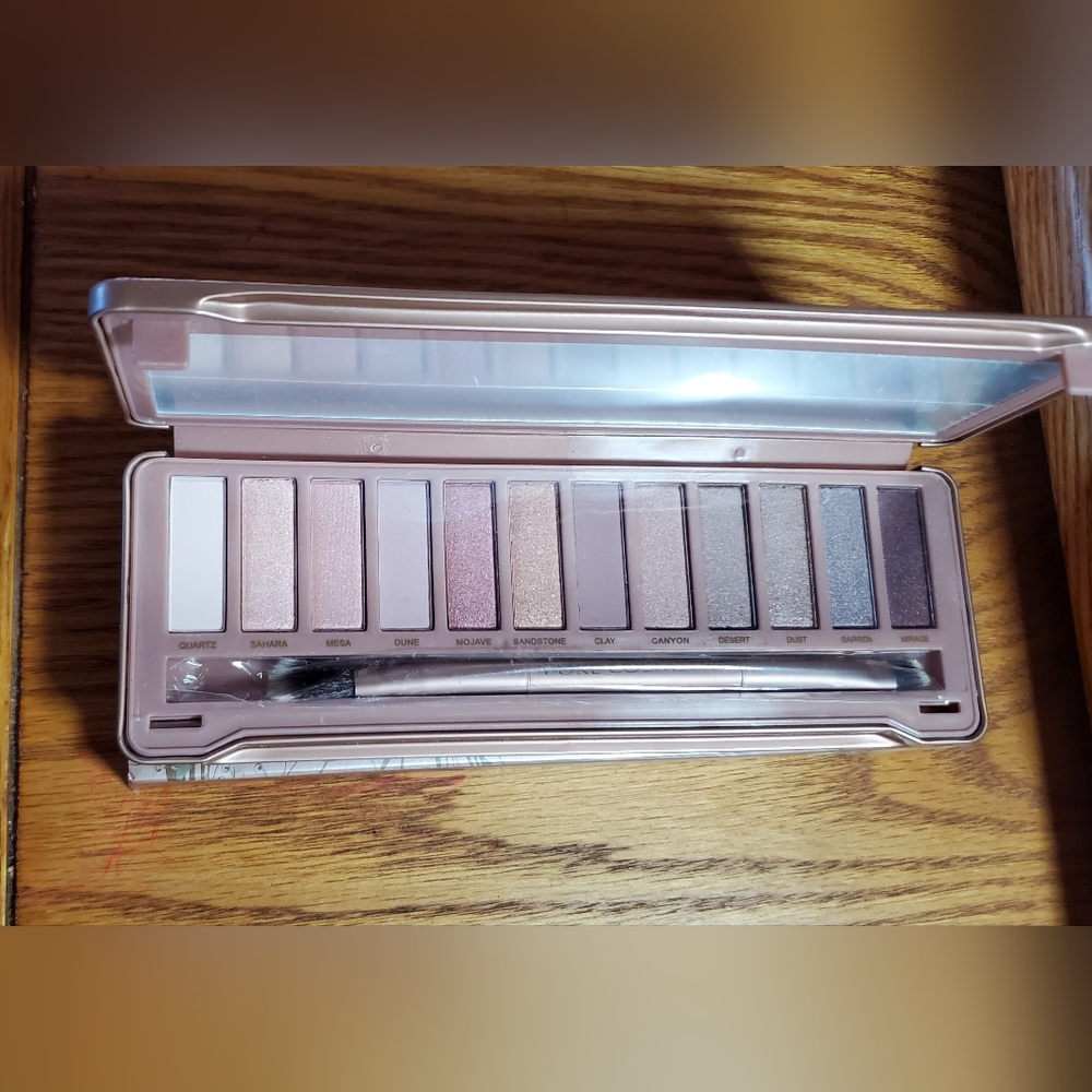 Pure Cosmetics Eyeshadow Palette NIB